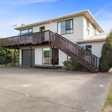 Rainbow Lake House - Lake Taupo Holiday Home Екстериор снимка