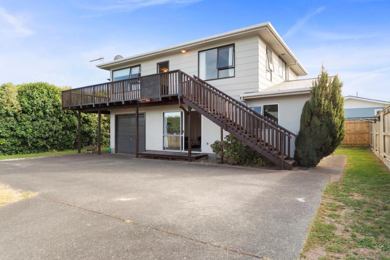 Rainbow Lake House - Lake Taupo Holiday Home Екстериор снимка